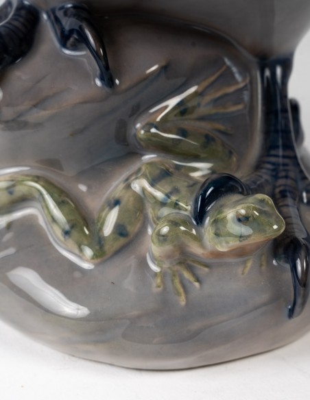 1468-Corbeau et grenouille en porcelaine par royal Copenhague