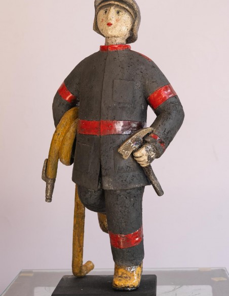 1702-Sculpture raku par CLEM - le pompier