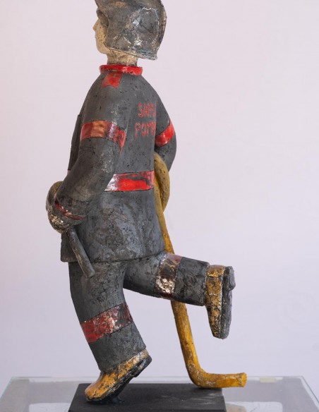 1703-Sculpture raku par CLEM - le pompier