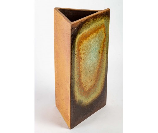 Vase triangulaire par Annie...