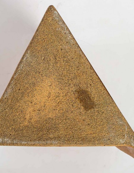 1821-Vase triangulaire par Annie Fourmanoir