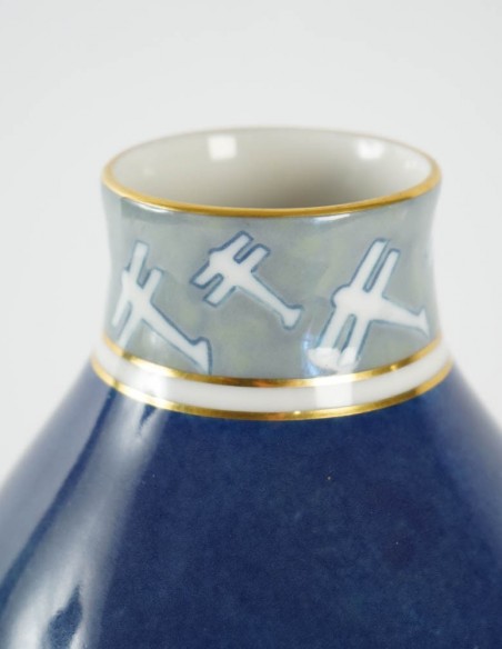 183-Vase en porcelaine de Sèvres Année 1924
