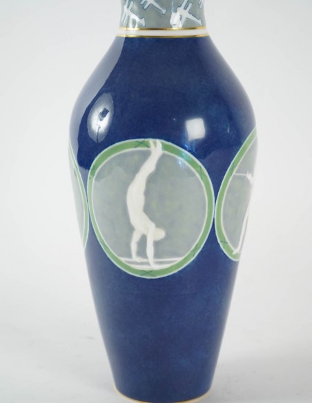186-Vase en porcelaine de Sèvres Année 1924