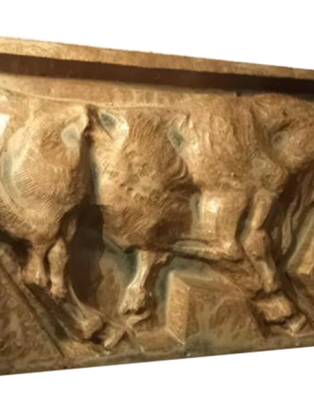 2041-Bas relief en grès d'un taureau par Paul Jouve et Alexandre Bigot