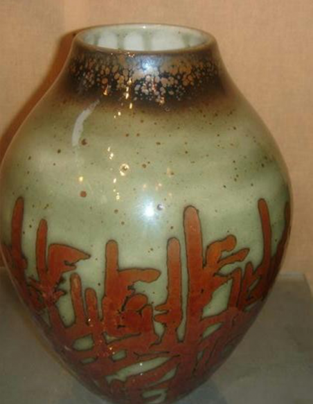 2048-Vase en porcelaine du 20ème siècle de la manufacture de Sèvres
