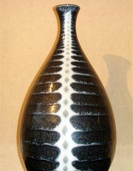 2055-Vase en porcelaine de Sèvres émaillés année 60