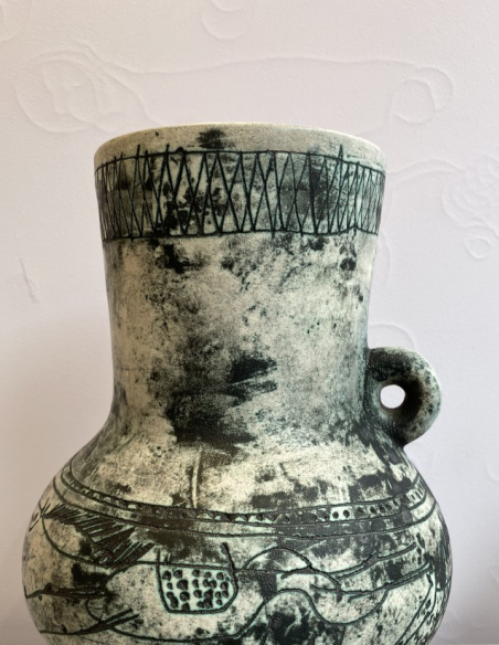 2066-Vase à anse par Jacques Blin