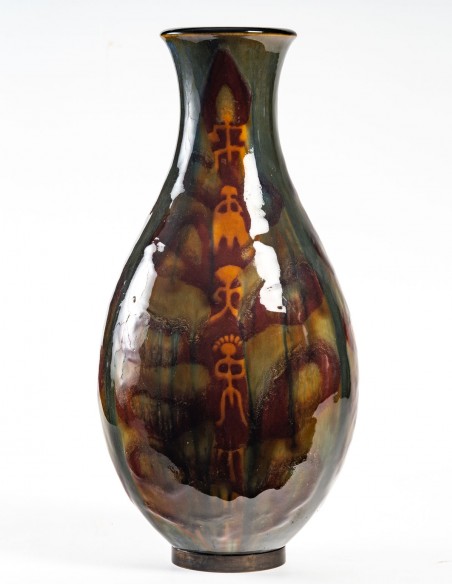2081-Sèvres porcelain vase with Africanist decoration.