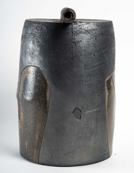 2225-Ceramic sculpture "GM revolver pitcher" by Daphné Corregan - current exhibition
