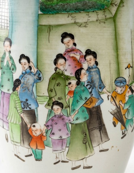 2260-Vase en porcelaine de chine , période république (1912-1949)
