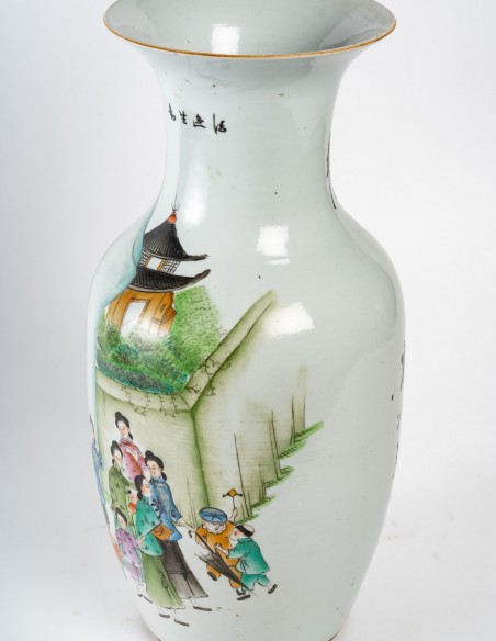 2264-Vase en porcelaine de chine , période république (1912-1949)