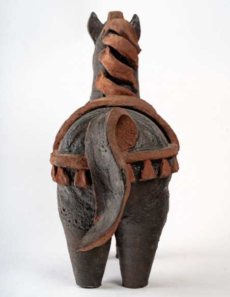 2463-Petit cheval en céramique par Nicole Giroud - exposition en cours