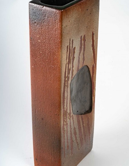 2476-Vase architecture en céramique par Nicole Giroud - exposition en cours