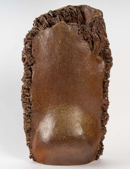 2498-vase anthropomorphe en céramique par Nicole Giroud - exposition en cours