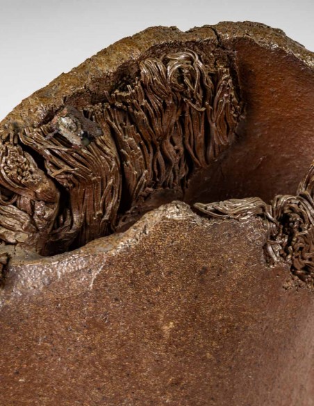 2499-vase anthropomorphe en céramique par Nicole Giroud - exposition en cours