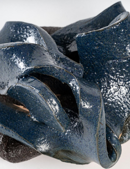 2747-Sculpture n°2 en grès bleu porphyre par Pierre Tual
