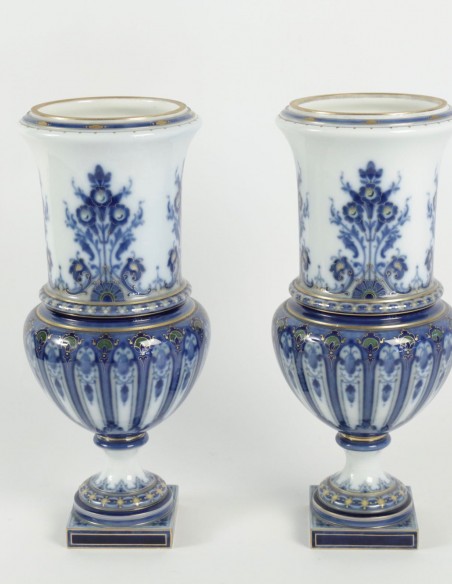 320-Paire de vases en porcelaine de Sèvres de Florence