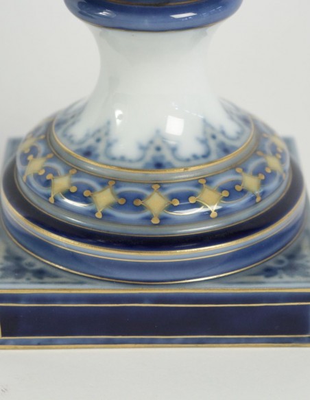 322-Paire de vases en porcelaine de Sèvres de Florence