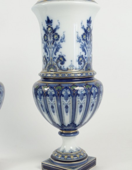 325-Paire de vases en porcelaine de Sèvres de Florence