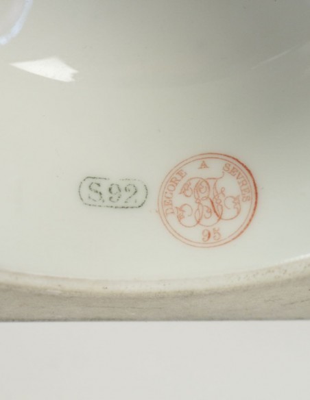 327-Paire de vases en porcelaine de Sèvres de Florence
