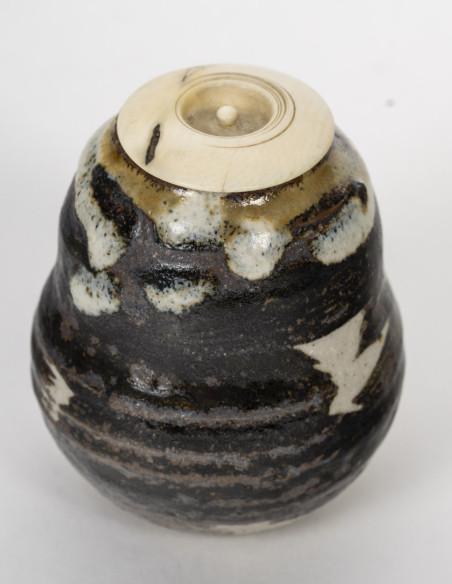 3346-A ceramic chaire EDO period (1603-1868)