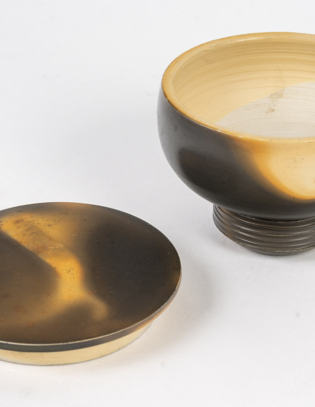 3430-Petit pot couvert en céramique par Pierre Bayle (1945-2004)
