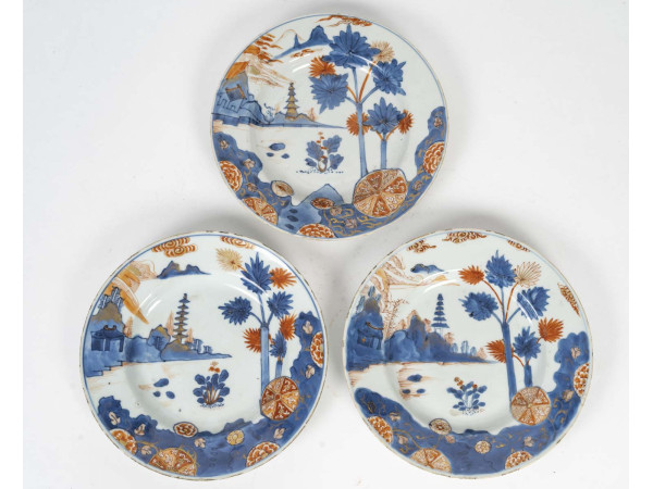 assiettes en porcelaine de chine 18éme siècles. assiettes en porcelaine de chine 18éme siècles.
