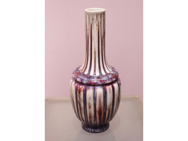 Vase bouteille en porcelaine de sèvres du 19ème siècle