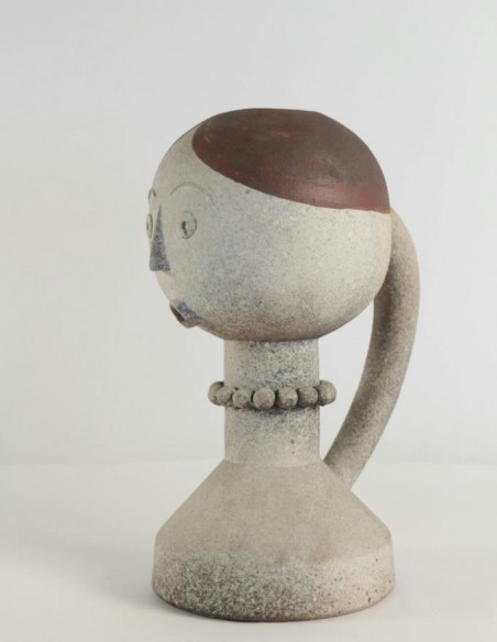 659-Pichet en céramique " bonne femme " par Jean Besnard