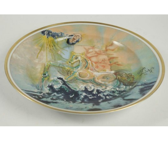 Plat en porcelaine du 20ème siècle d'après Salvatore Dali