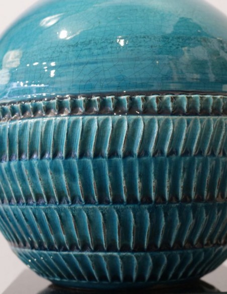 759-Vase boule en céramique par Jean Besnard