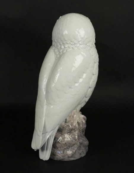791-Scandinavian snow owl sculpture in porcelain