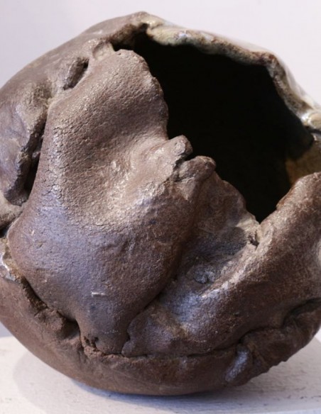 796-Sculpture de sphère ouverte en grès émaillé par Bernard Dejonghe