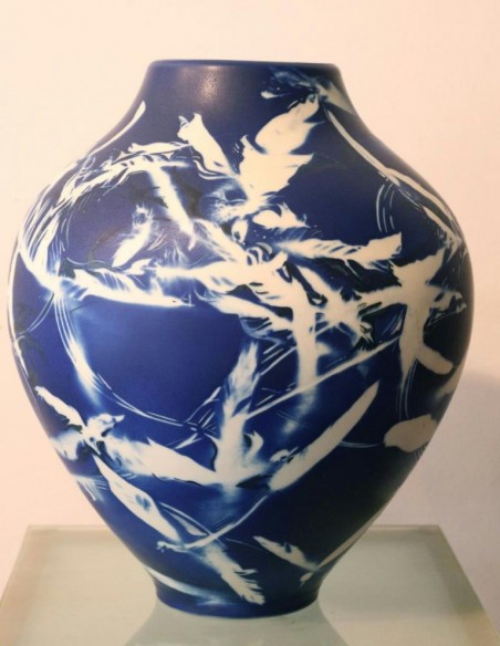 873-Vase à panse en porcelaine par Sèvres et Gilles Bouttaz